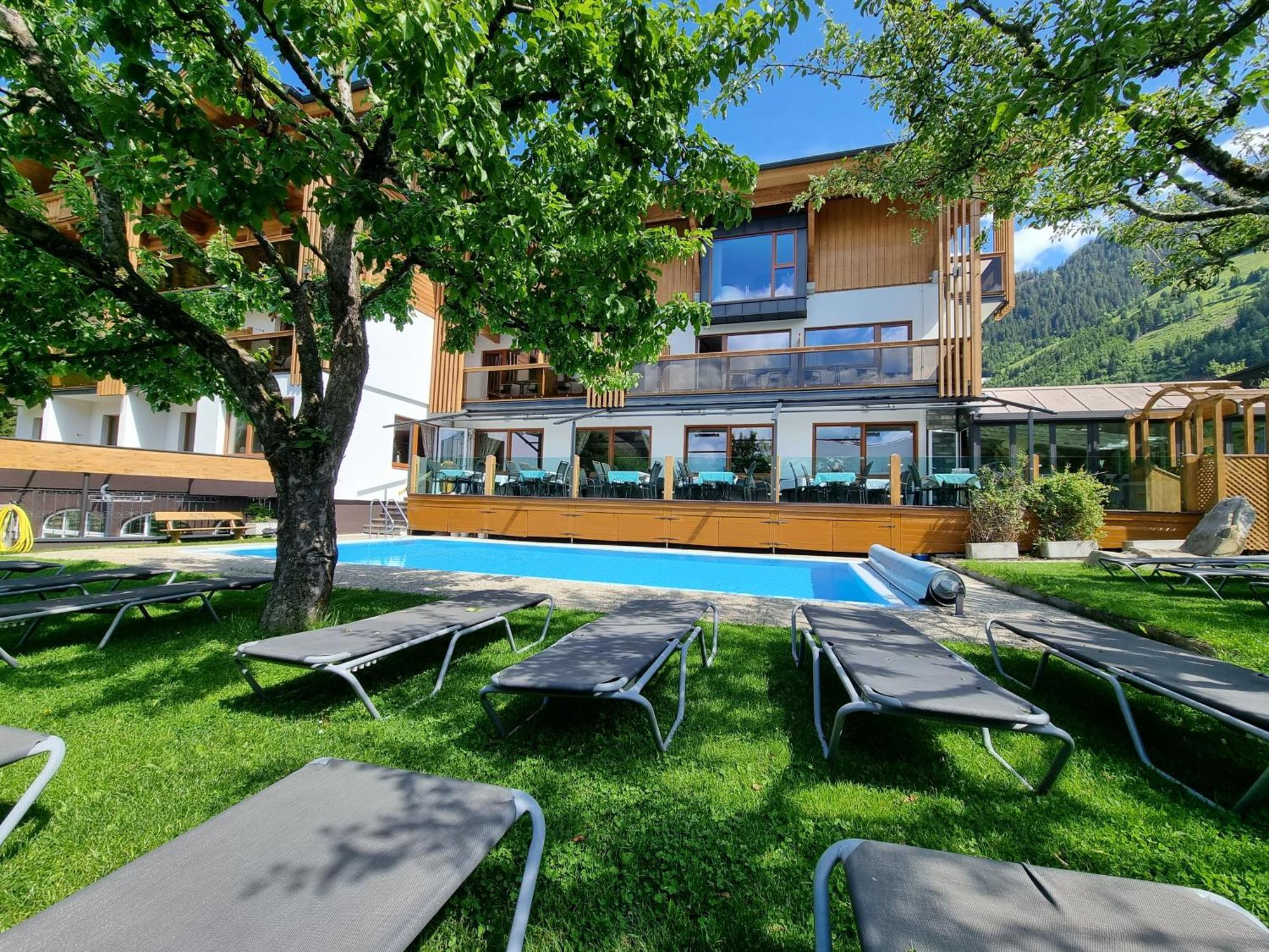 Hotel Alpina Rauris Bagian luar foto