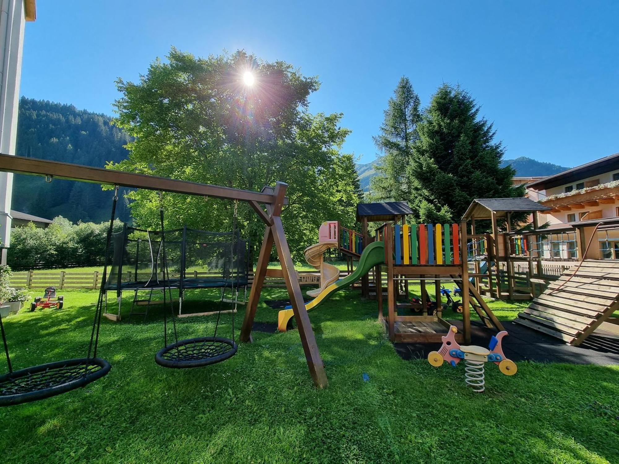 Hotel Alpina Rauris Bagian luar foto